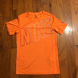 Boys Nike Tee🧡
